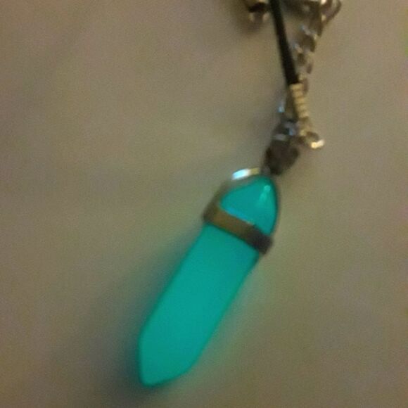 Hand crafted glow in the dark pendant necklace - Picture 7 of 7